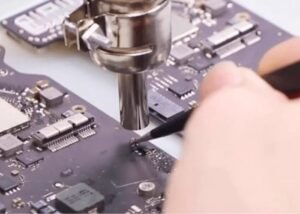 Reparación de placa base MacBook