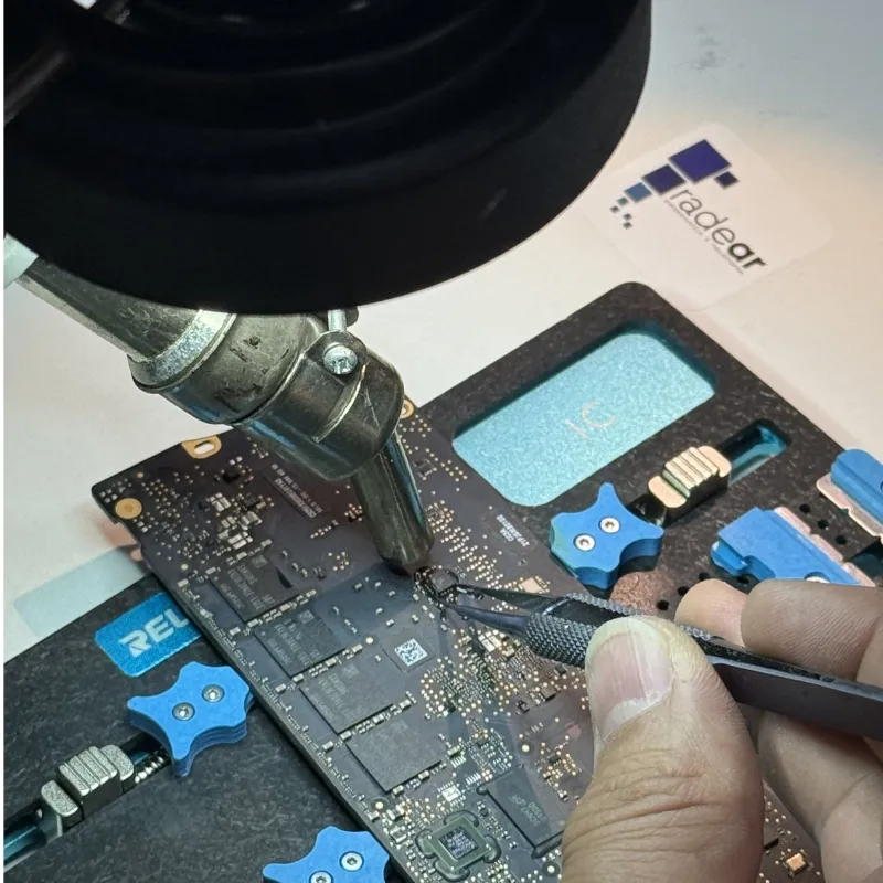 reparación placa base MacBook Alicante