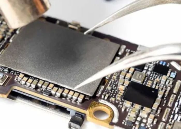 Microsoldadura en reparación de MacBook en Alicante